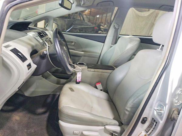 2013 TOYOTA PRIUS — DENT