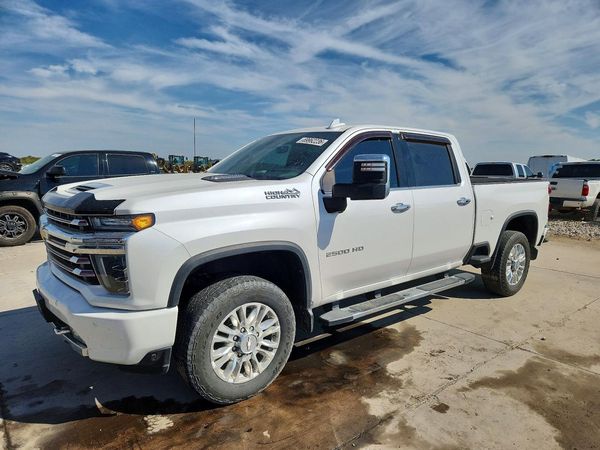 2020 CHEVROLET SILVERADO High Country — Front 3/4