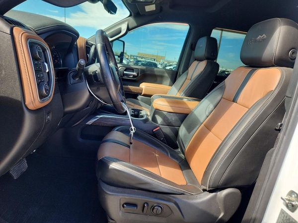 2020 CHEVROLET SILVERADO High Country — DENT