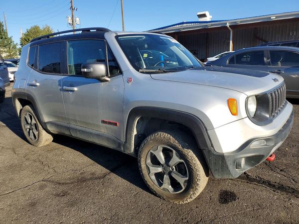 2019 JEEP RENEGADE Trailhawk — Passenger 3/4