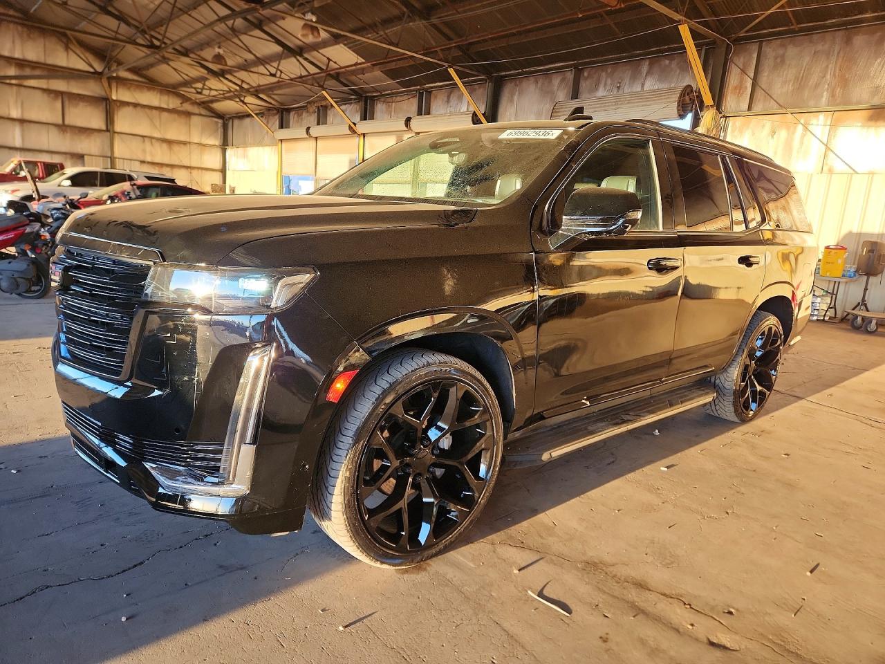 2021 CADILLAC ESCALADE Sport Platinum — Front 3/4