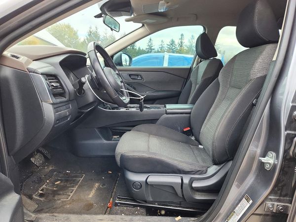 2021 NISSAN ROGUE S — DENT