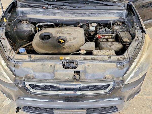 2012 KIA SOUL GL — Engine bay