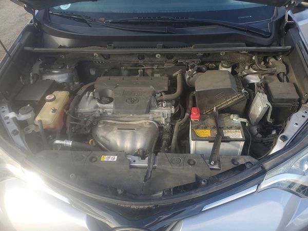 2018 TOYOTA RAV4 LE — Engine bay