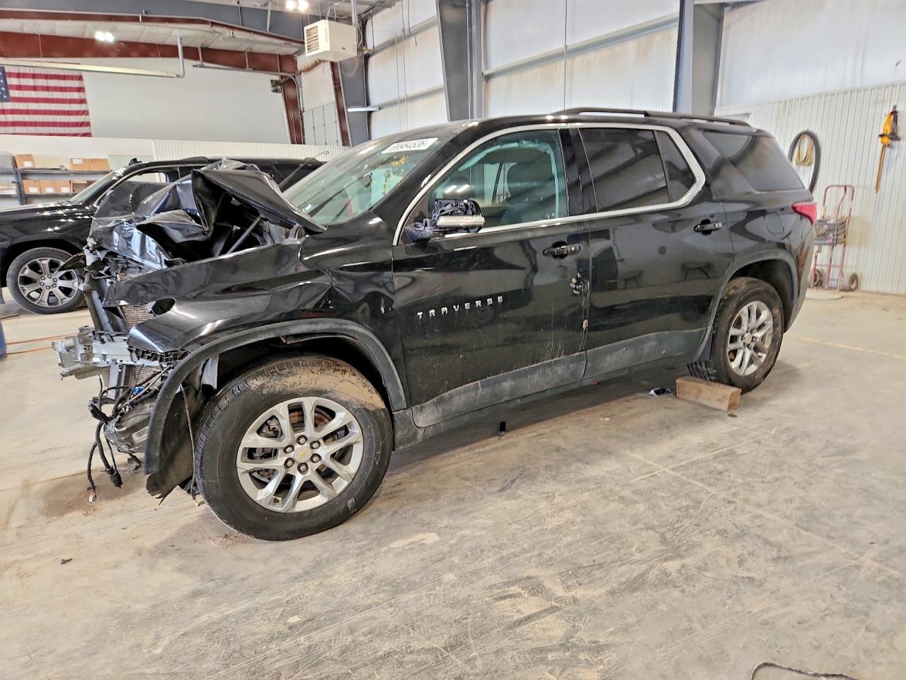 2021 CHEVROLET TRAVERSE LT — Front 3/4