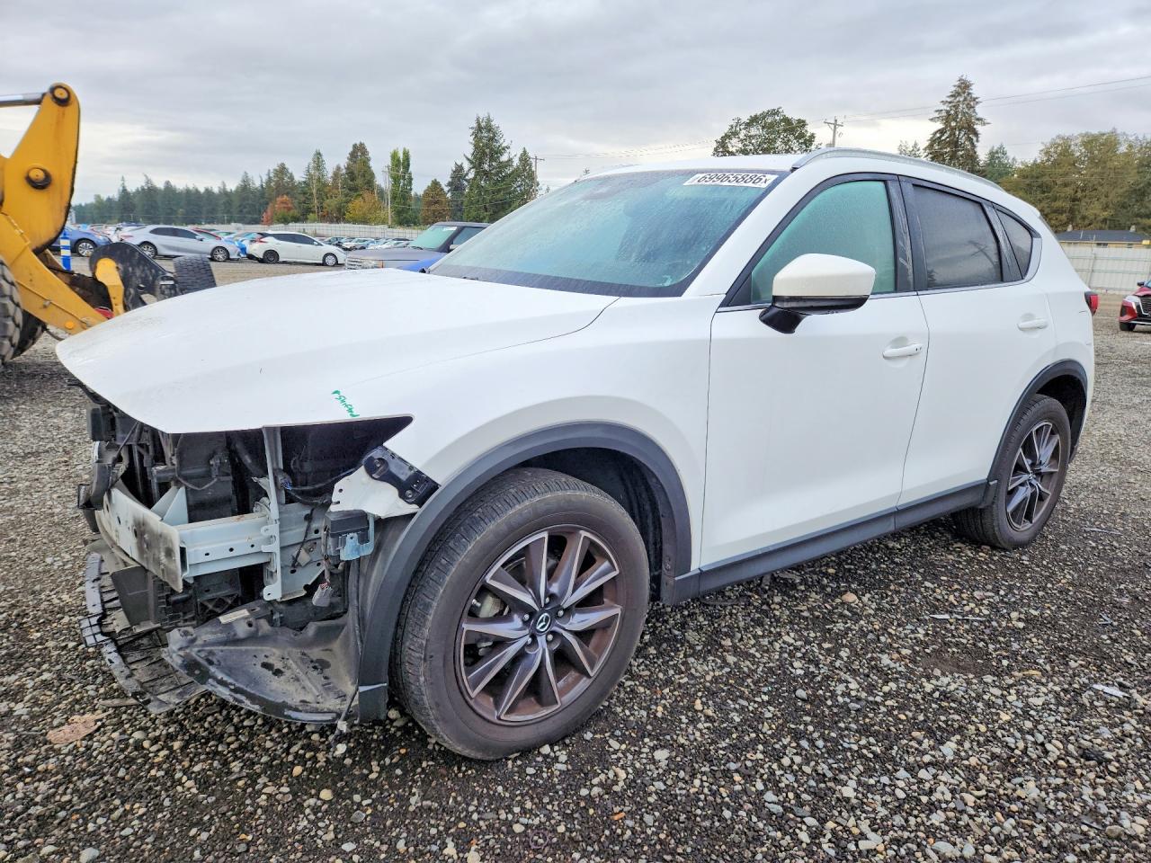 2018 MAZDA CX-5 Touring — Front 3/4