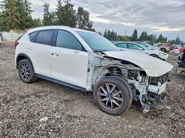 2018 MAZDA CX-5 Touring — Passenger 3/4
