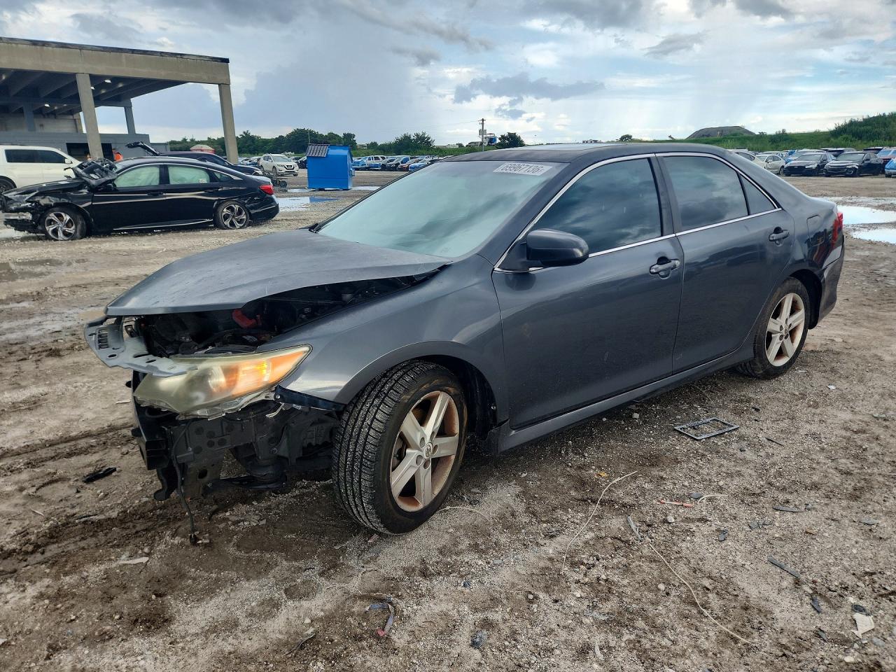 2012 TOYOTA CAMRY — Front 3/4