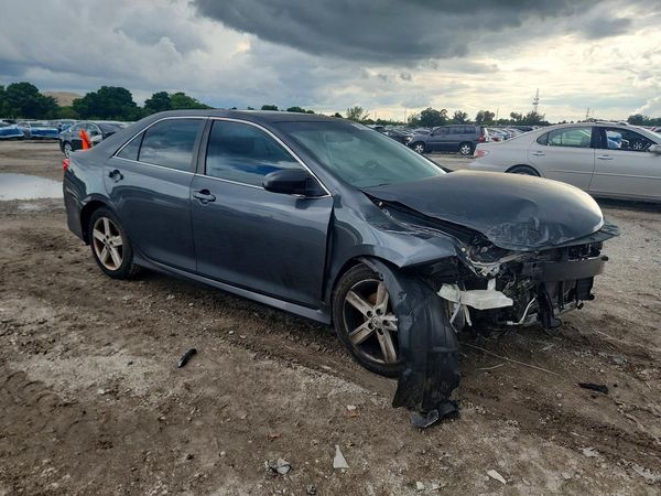 2012 TOYOTA CAMRY — Passenger 3/4