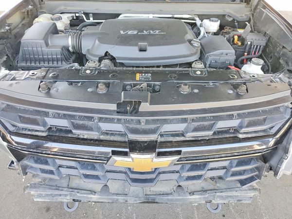 2021 CHEVROLET COLORADO LT — Engine bay