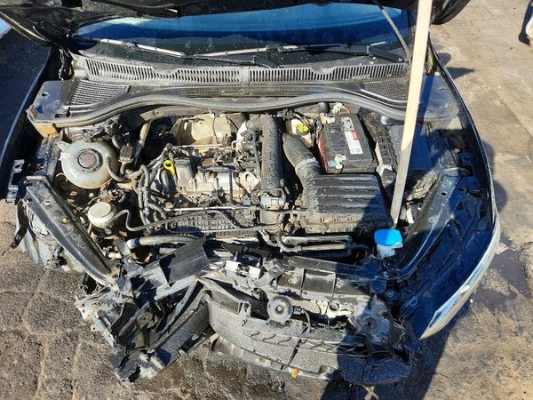 2019 VOLKSWAGEN JETTA S, SE, R-Line — Engine bay