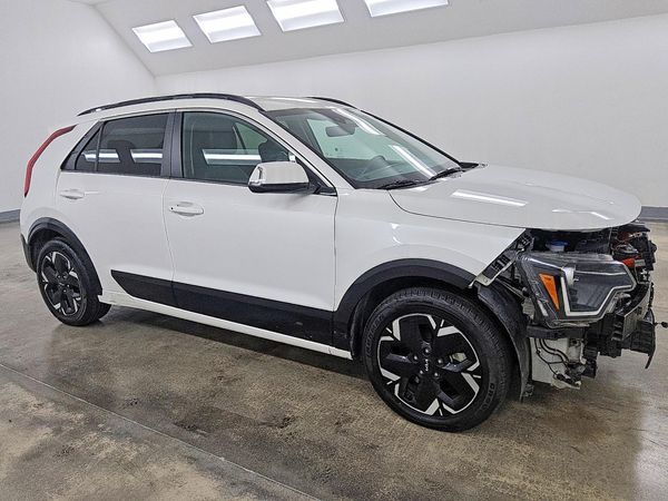 2023 KIA NIRO Wind — Passenger 3/4