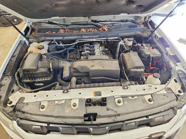 2022 CHEVROLET COLORADO LT — Engine bay