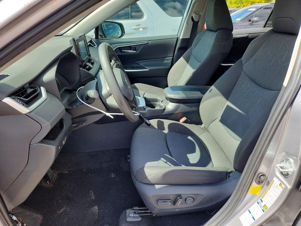 2021 TOYOTA RAV4 XLE HV — DENT