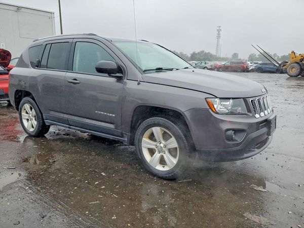 2017 JEEP COMPASS SPORT 4X4 — Passenger 3/4