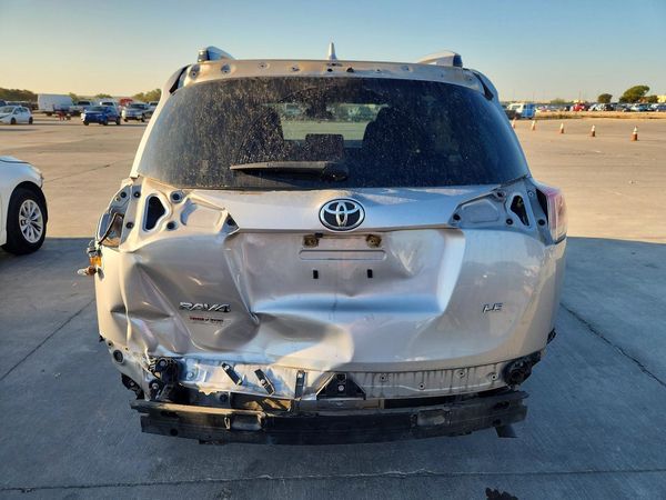 2018 TOYOTA RAV4 LE — DIRR