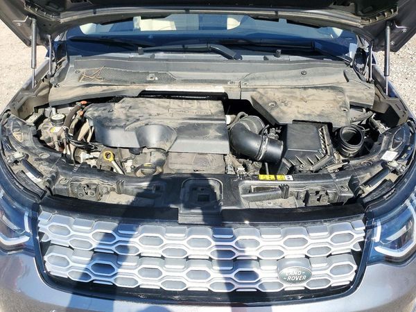 2020 LAND ROVER DISCOVERY S — Engine bay