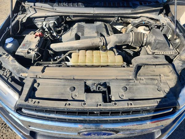 2020 FORD F150 — Engine bay