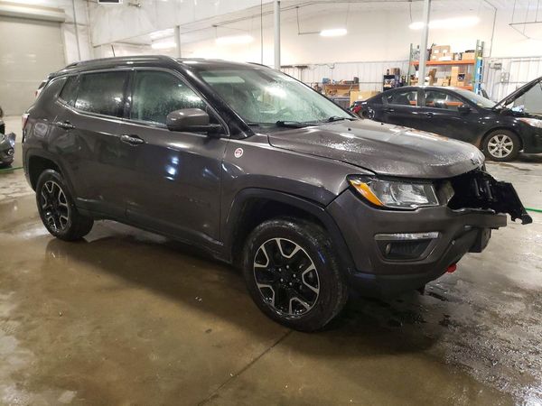 2019 JEEP COMPASS Trailhawk — Passenger 3/4