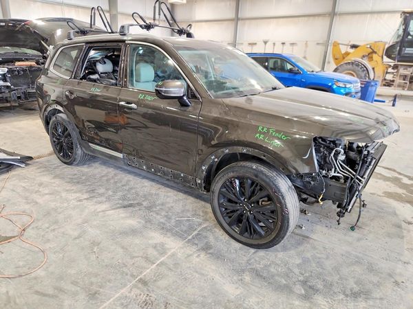 2022 KIA TELLURIDE SX — Passenger 3/4