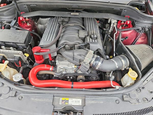 2016 JEEP GRAND CHEROKEE SRT — Engine bay