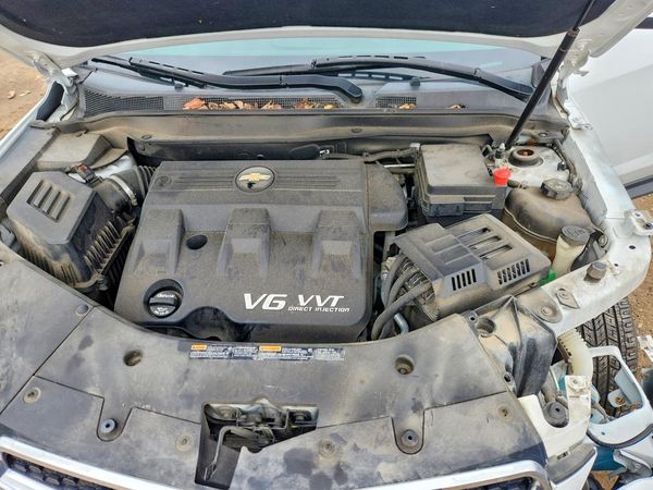 2015 CHEVROLET EQUINOX 2LT — Engine bay