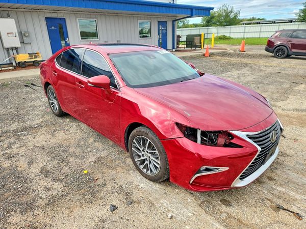 2017 LEXUS ES 350 — Passenger 3/4