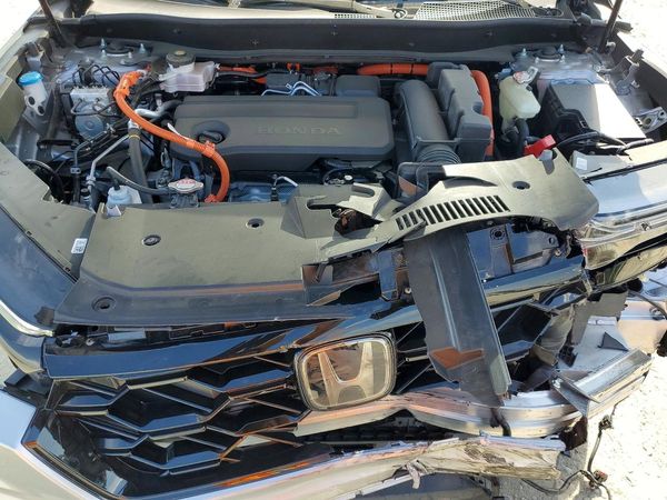 2025 HONDA CR-V Sport-L — Engine bay