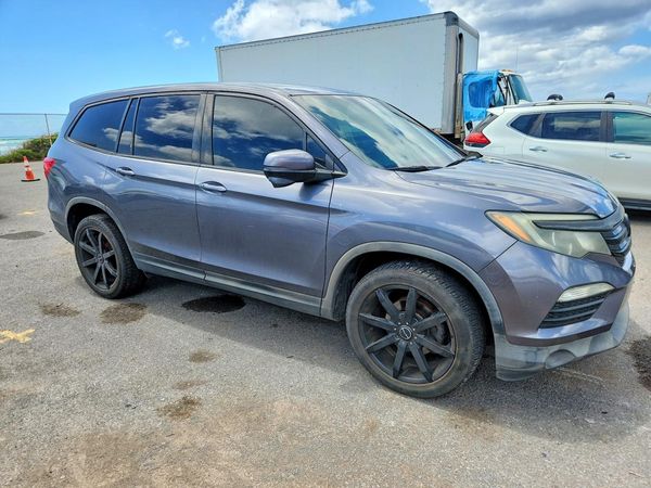 2017 HONDA PILOT EX — Passenger 3/4
