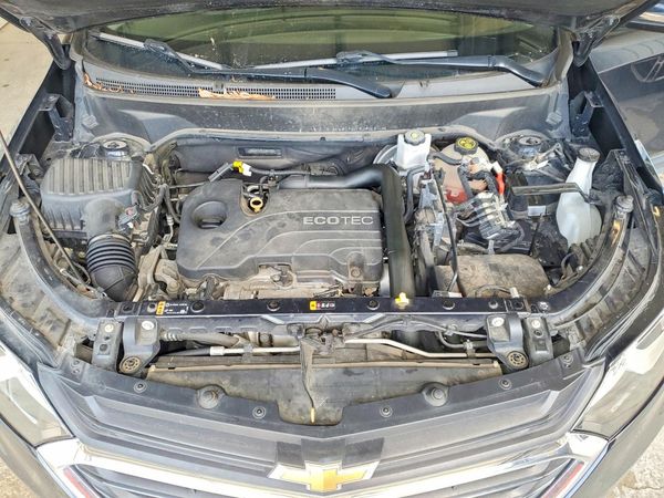 2020 CHEVROLET EQUINOX LT (1LT) — Engine bay