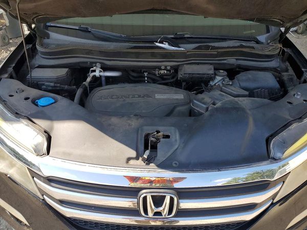 2016 HONDA PILOT EXL — Engine bay