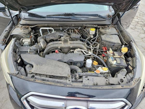 2018 SUBARU OUTBACK Limited+M/R+ES+NAVI — Engine bay