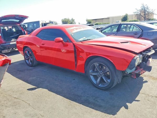 2018 DODGE CHALLENGER R/T — Passenger 3/4