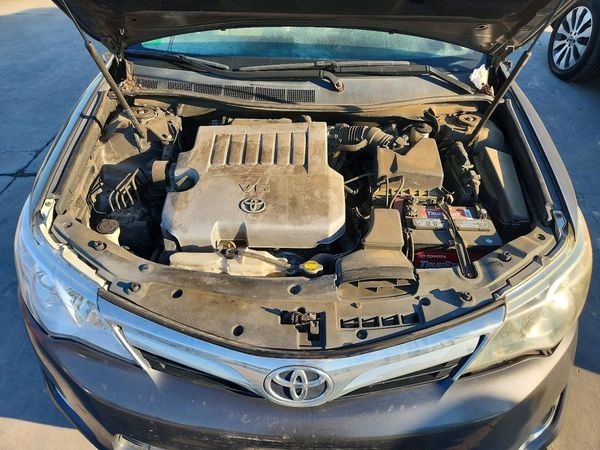 2012 TOYOTA CAMRY — Engine bay