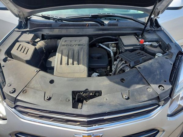 2017 CHEVROLET EQUINOX LT / FL — Engine bay