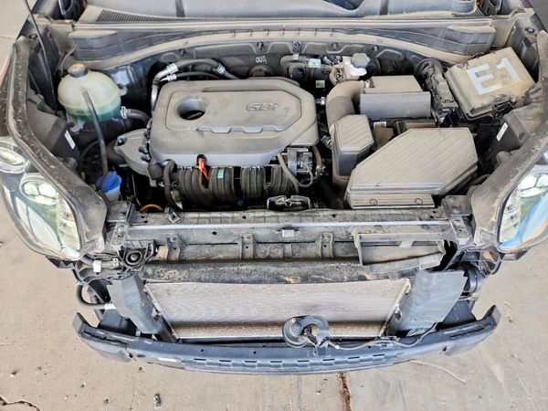 2020 KIA SPORTAGE LX — Engine bay