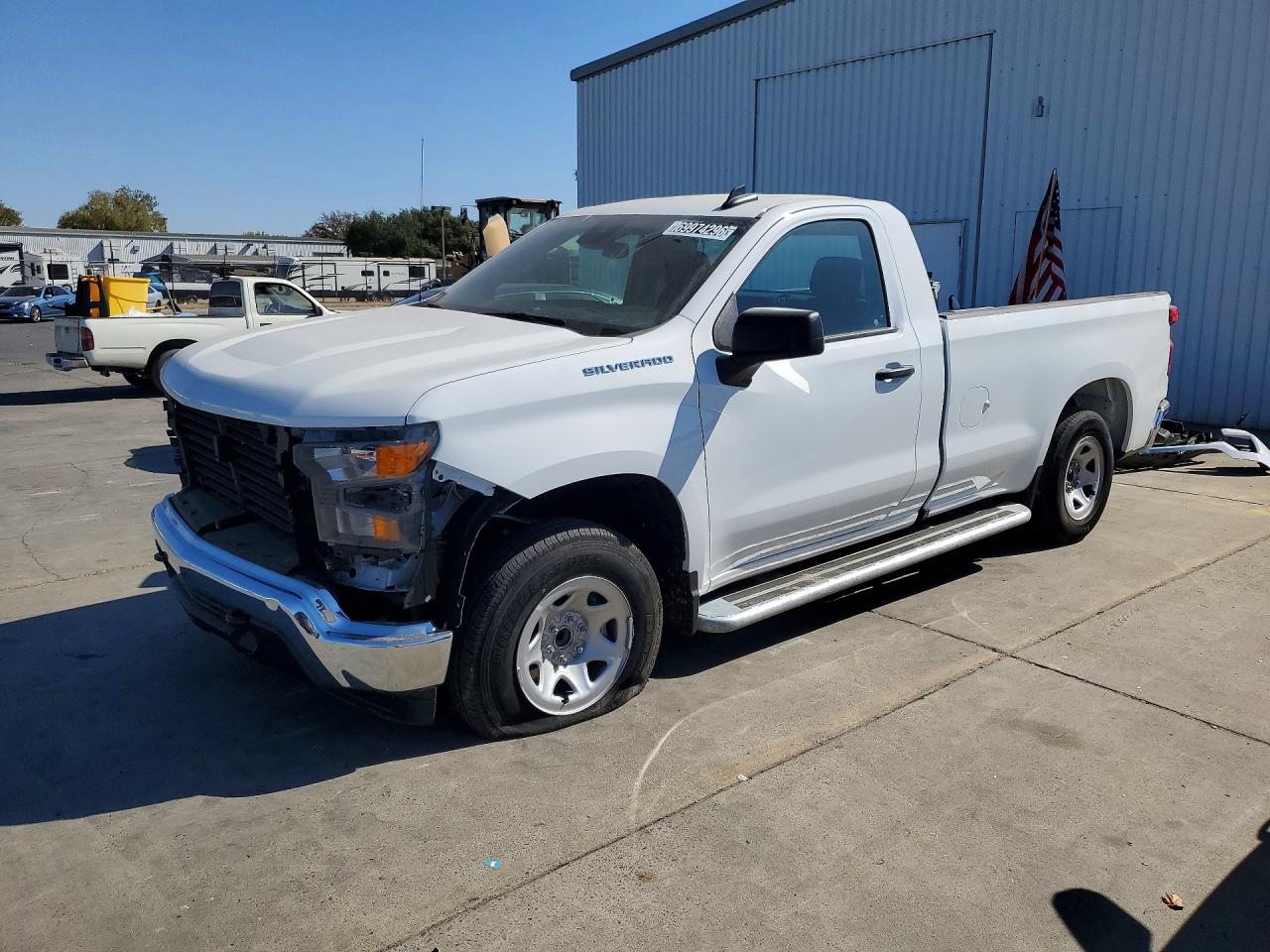 2026 CHEVROLET SILVERADO Work Truck — Front 3/4