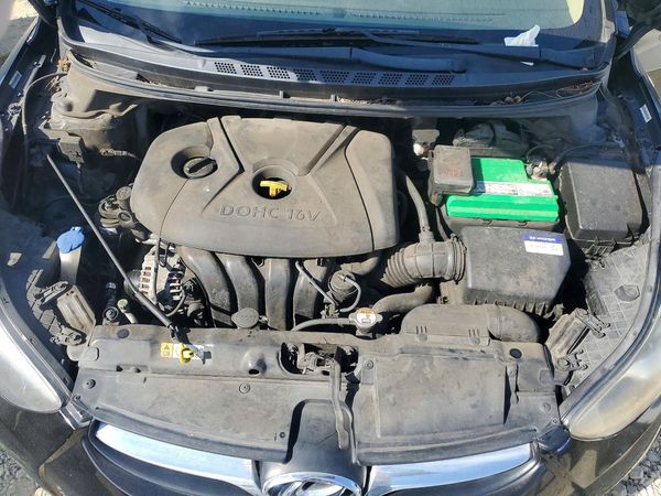 2012 HYUNDAI ELANTRA GLS(Middle grade) — Engine bay