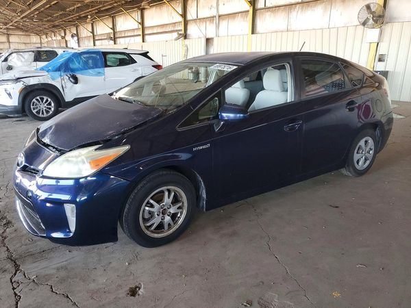 2013 TOYOTA PRIUS — DSFA — Front 3/4