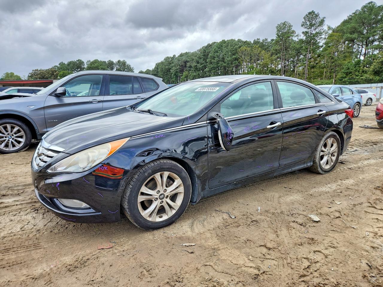 2012 HYUNDAI SONATA Middle level — Front 3/4