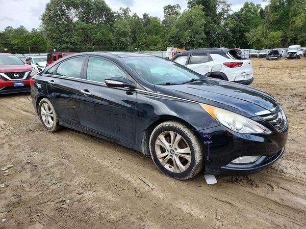 2012 HYUNDAI SONATA Middle level — Passenger 3/4