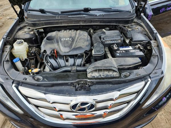 2012 HYUNDAI SONATA Middle level — Engine bay