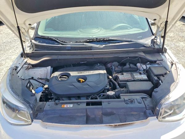 2018 KIA SOUL Plus — Engine bay