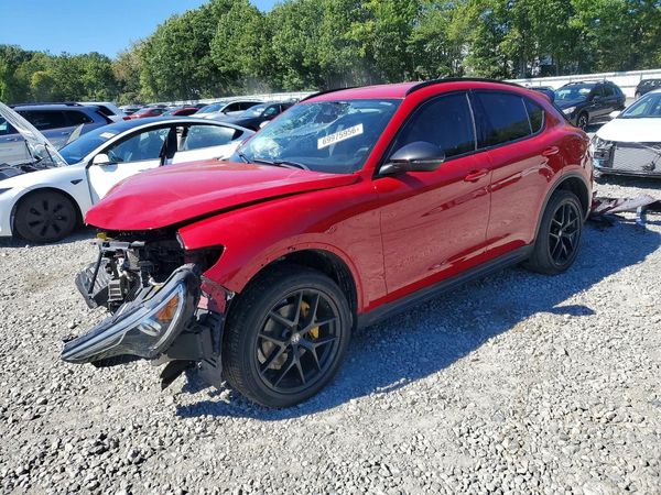 2020 ALFA ROMEO STELVIO RWD — Front 3/4