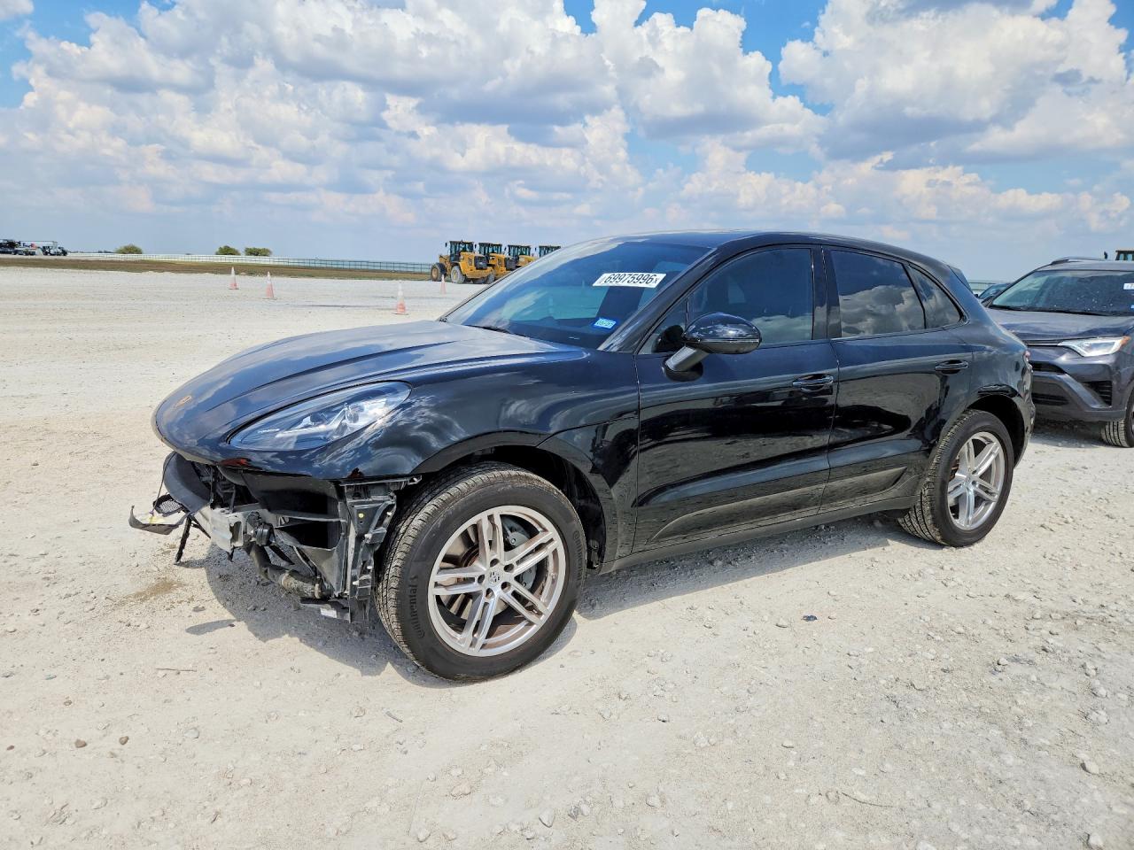 2021 PORSCHE MACAN S — Front 3/4