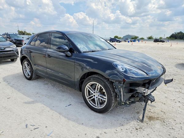 2021 PORSCHE MACAN S — Passenger 3/4