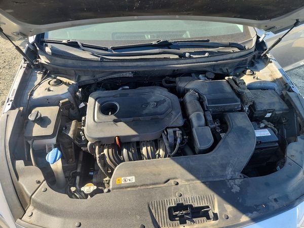 2017 HYUNDAI SONATA SE, Eco — Engine bay