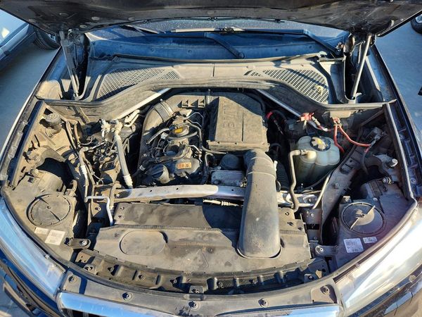 2016 BMW X5 xDrive35i — Engine bay