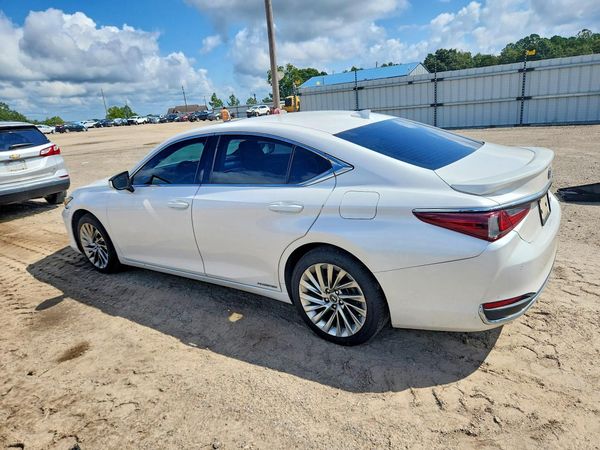 2020 LEXUS ES 300h Luxury — DSRA