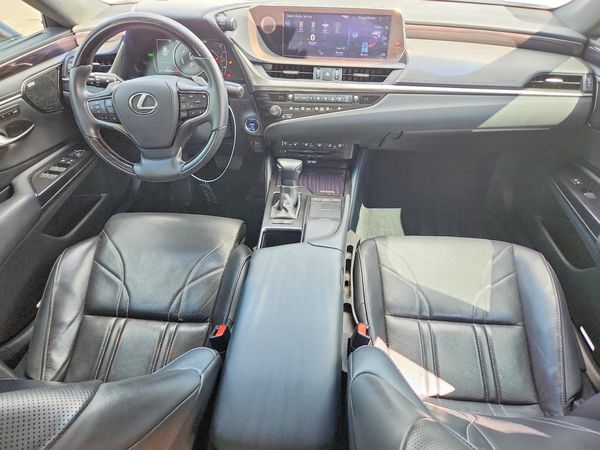 2020 LEXUS ES 300h Luxury — CKPT